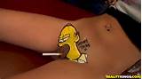 ... cigarro etiquetado simpson homer simpson buceta tatuagem fumar tattoo ela