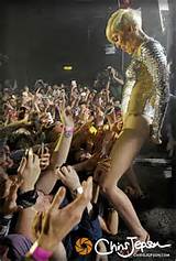OtherGround fÃ³runs >> Miley Cyrus deixa fÃ£s toque dela hooha