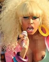 Nicki Minaj sofre Nip Slip