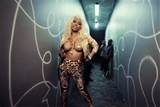 Nicki Minaj Sexy peito de deslizamento e 