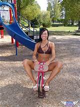 ... dedos buceta no playground (12 Galeria do Pic) | FAPs por segundo