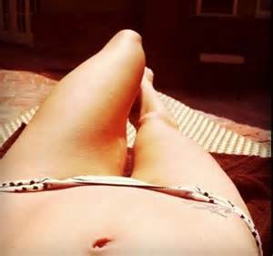 Leann Rimes biquini peitos, bunda, Cameltoe & buceta ver atravÃ©s de |