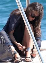 Michelle Rodriguez-Panty-Upskirt-2