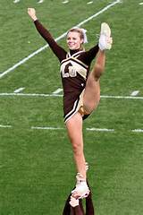 Foto legenda: Oh claro que sim. Candid cheerleader upskirt fotos sÃ£o...