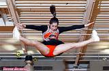 Adolescente claque Cheerleaders piscando, piscando a buceta