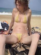 Cona Peluda Candid Bikini Beach