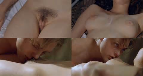 expor os pelos pÃºbicos e topless com mamas mamas grandes a curtir e...