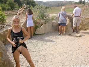 Piscando a buceta no zoolÃ³gico | Flash feminino