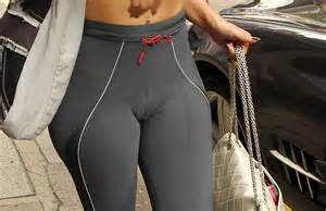 Amelle Berrabah da Sugarbabes, redefinindo o palavra Cameltoe