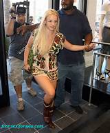 Britney Spears mostrando sua buceta e bunda upskirt fotos de paparazzi