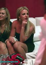 Britney Spears mostrando a xoxota depilada e dÃ¡ belo broche