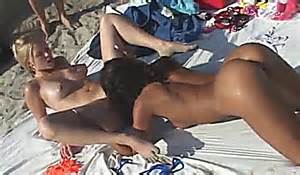 Praia pÃºblica Pussy Eating - vPorn.com