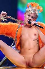 Esta Ã©, provavelmente, como Miley Cyrus quer realmente aparecer no palco, com...