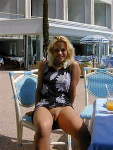 88-Billy-Piper-Looking-Blonde-no-panties-upskirt-Pussy-Flash-in-Public