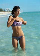 Fotos da praia de Bikini Topless Leilani Dowding em Miami...