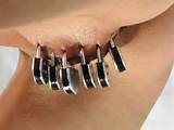 Estranho olhar piercing buceta fotos Galeria - WeirdoPorn.com
