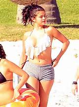 Selena Gomez delicioso doce inchado pussy lÃ¡bios â€“ #cameltoe #pussybulge #...