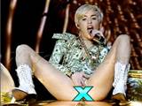 Miley Cyrus revela virilha no palco [FOTOS] | 360Nobs.com