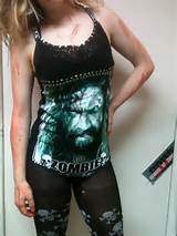 Rob Zombie 'Pussy Liquor' cravejado de uma peÃ§a por RoxxySummersApparel