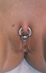 medidor de buceta piercings belas garotas com a bunda plug piercing buceta...