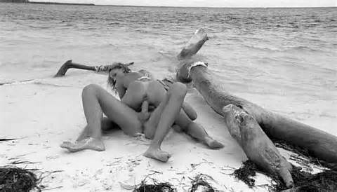 Gifs pornÃ´s - sexo na praia, literalmente!