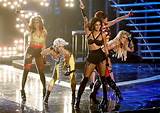 ... Pussycat Dolls executam durante o MTV Movie Awards anual 17 em 2008