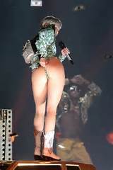 Miley Cyrus safadinha para Bangerz Tour em MilÃ£o | Dickism