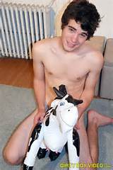... anos twink Ryan fode uma vaca em pornÃ´ gay site Dirty Boy Video