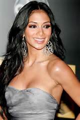 Nicole Scherzinger das Pussycat Dolls no HavaÃ­ junho deste ano para a boneca...