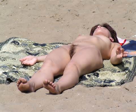Cona Peluda morena Voyeur pÃºblico | Voyeur Candid Nudes