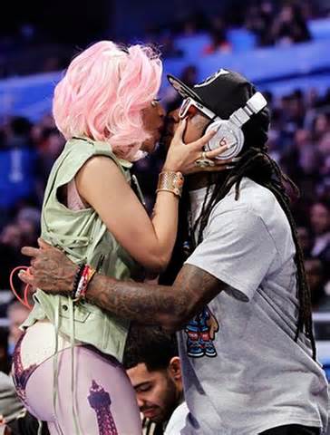 Nicki Minaj &amp; Lil Wayne do beijam, alÃ©m de Drake, Chris Brown Courtside NBA...