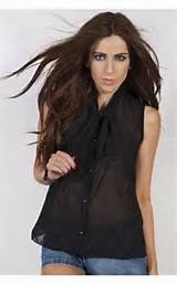 Home â€º blusa â€º Monica Pussy Bow blusa em preto