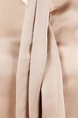 Blusa de laÃ§o de ratas de seda creme