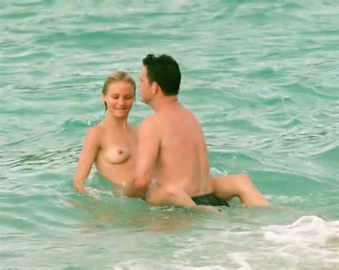 Sexo ao ar livre de Cameron Diaz na praia