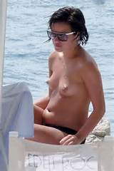 Lily Allen de Topless