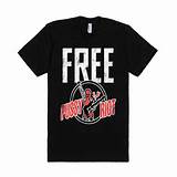 Free Pussy Riot (na camisa escura) | Equipados com t-shirt | SKREENED